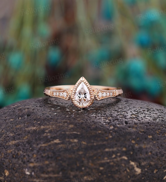Vintage moissanite 2024 engagement rings etsy