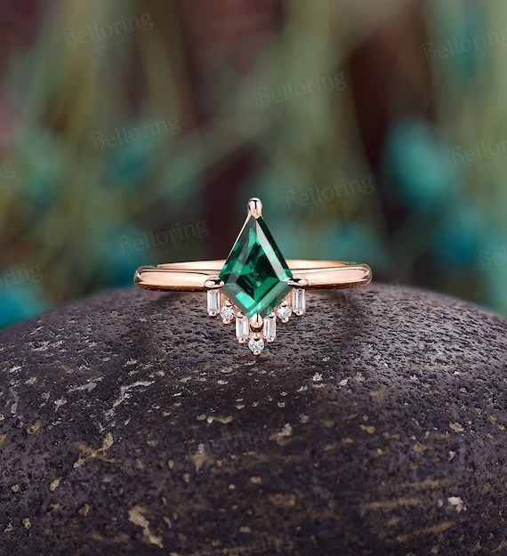 Bague art deco emeraude hotsell