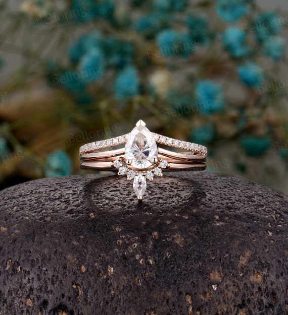 Vintage pera en forma de anillo de compromiso Moissanite conjunto oro rosa art deco anillos de diamantes unico anillo de apilamiento curvo promesa unica conjunto nupcial Etsy Mexico