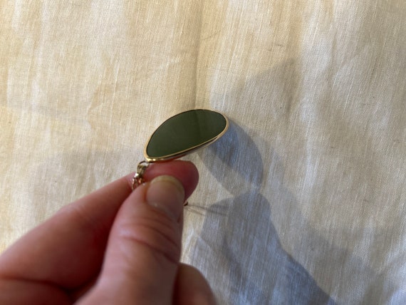 10k yellow gold nephrite jade tear drop pendant - image 3