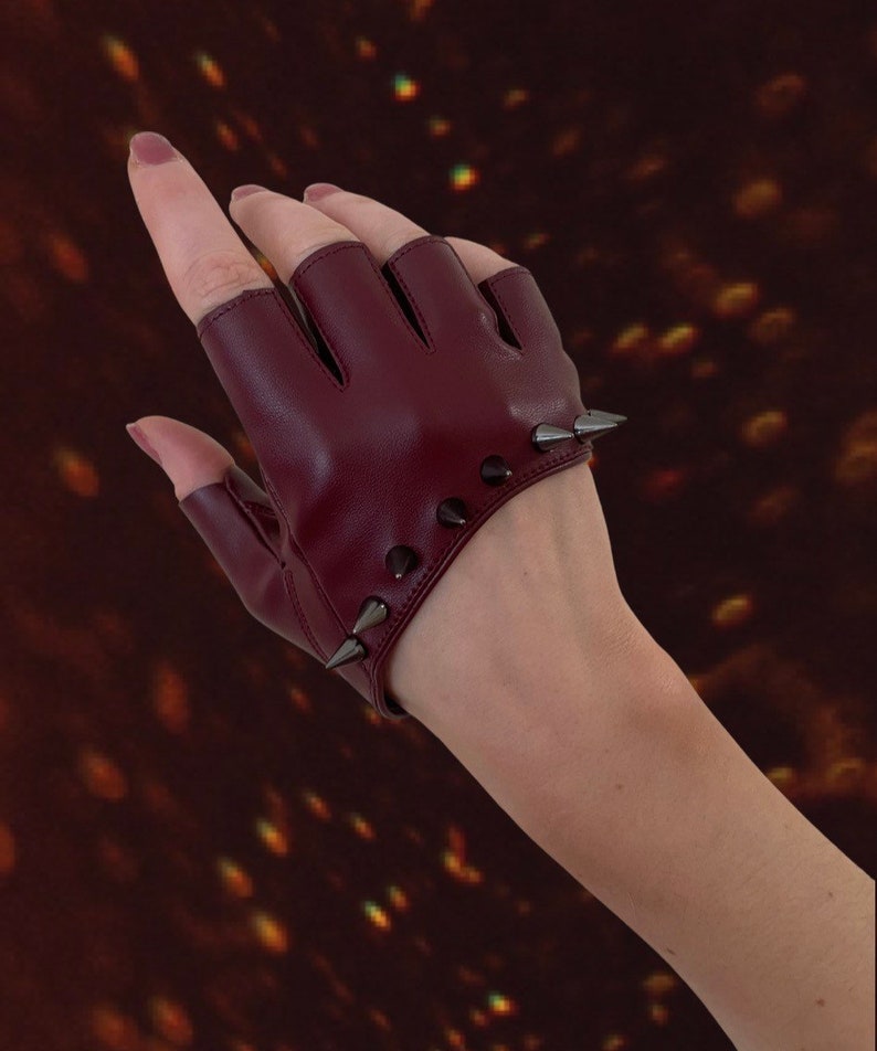 Merlot Handschuhe Kunstleder Nieten abgeschnittene Fahrhandschuhe Bild 1