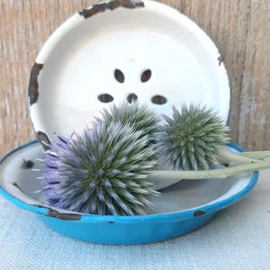 Saboneteira vintage de 2 peças * esmalte azul da Dinamarca * década de 1930 * banheiro rústico * brocante - surrado - casa de campo - lavanderia