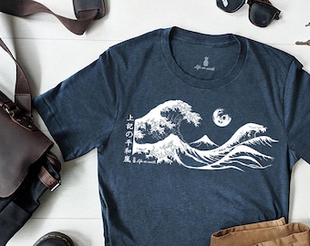 Surfer gift - The Great Wave off Kanagawa, Hokusai art t-shirt | surfer shirt, the storm painting, gift for surfers, surfing t-shirt tee