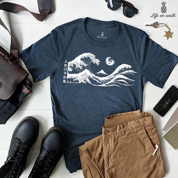 Surfer gift - The Great Wave off Kanagawa, Hokusai art t-shirt | surfer shirt, the storm painting, gift for surfers, surfing t-shirt tee