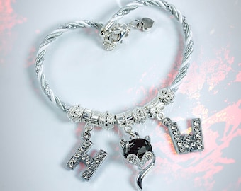 Hotwife Silk Anklet con letras de pedrería y encanto vixen - MFM, Trío, Swinger, Hot Wife, QOS, Reina de espadas, BBC, Joyería, Pulsera