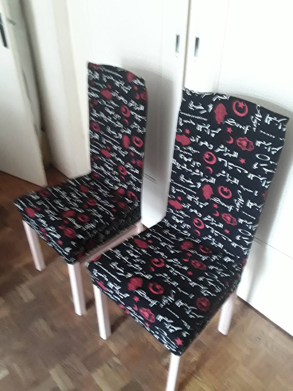 Deux Housses de Chaise.donner Une Deuxième Vie A Vos Chaises.