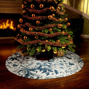 French Chic: Round Toile De Jouy Christmas Tree Skirt