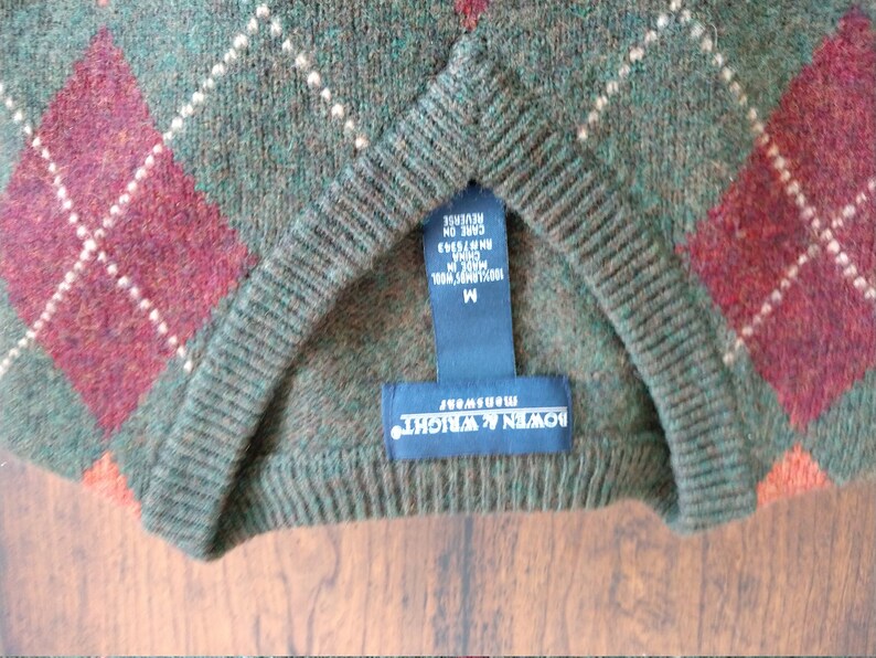 Beautiful Bowen /& Wright Lambswool Argyle V-Neck Sweater M