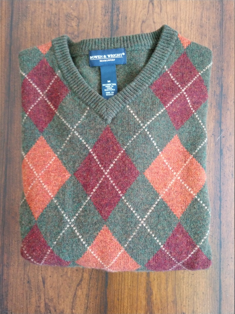 Beautiful Bowen /& Wright Lambswool Argyle V-Neck Sweater M