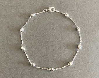 Sterling Silver Diamond Cut Oval Moon Chain Bracelet - Sterling Silver