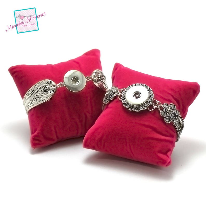 1 présentoir ou coussin porte bijoux pour bracelet coussin, coloris au choix fuchsia en velours