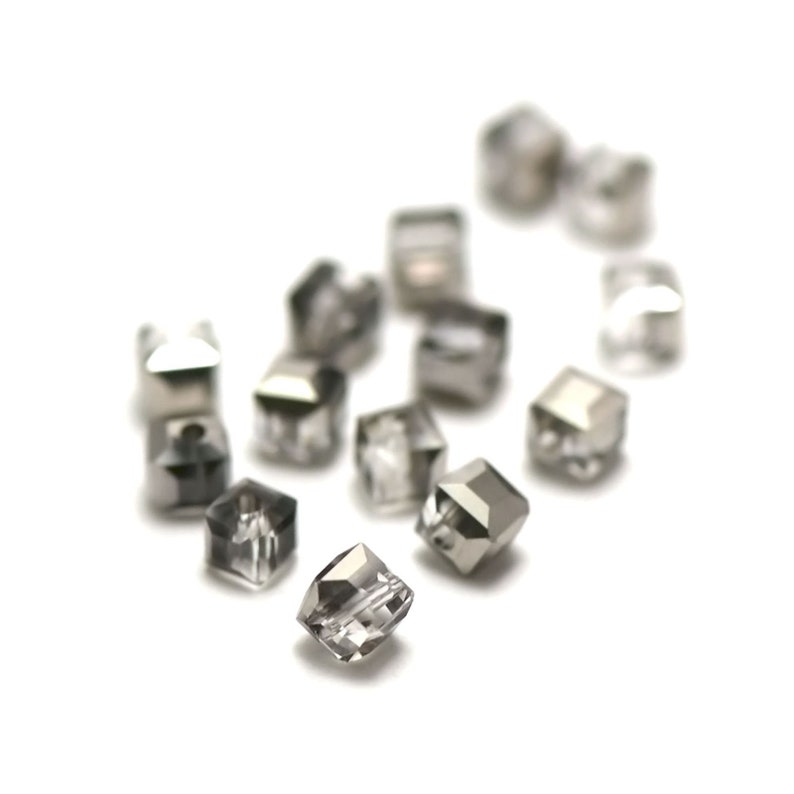 20 perles de cristal cube 4x4 mm, couleurs aux choix image 4