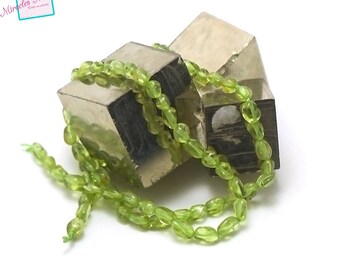 Peridot pearls "mini baroque Pebble", natural stone