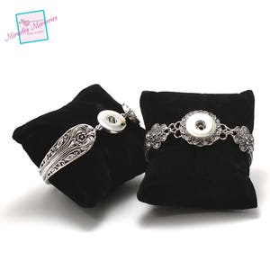 1 présentoir ou coussin porte bijoux pour bracelet coussin, coloris au choix noir en velours