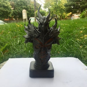 The Elder Scrolls® V: Skyrim™ - Daedric Armor Statue