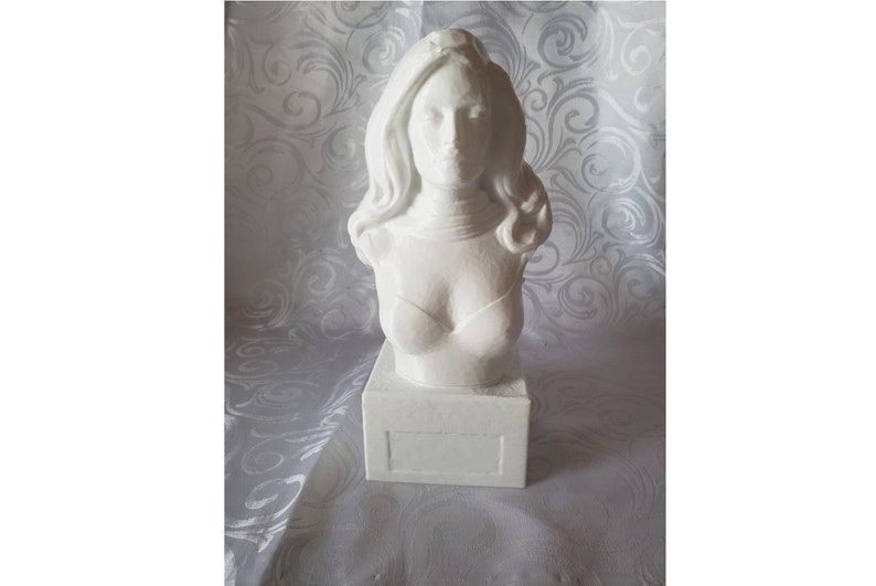Dalida Bust