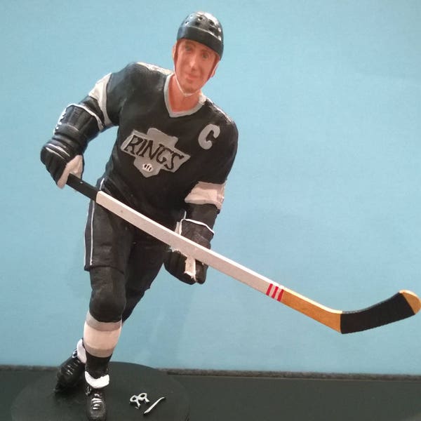 WAYNE GRETZKY Mini Figurine by Gartlin + Free Gift + Free Shipping*(in USA)