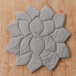 Flower play mat, leaf play mat, baby play mat, nursery floor mat, kids room carpet