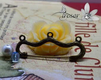 Set of 5 Bronze brooch, pendant, jewelry, charms