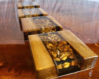"4-er Set - ""Schwarzwal""-Untersetzer mit Flussstein-Inlay - Epoxidharz-Beschichtung"