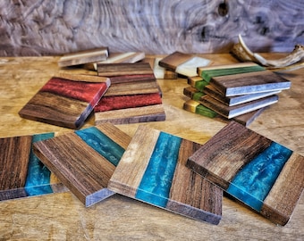 Handgefertigtes Walnussholz Fluss Untersetzer: Live Edge Epoxidharz, 4er Set
