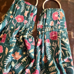 Green Forest Flannel Infant Weigh Sling