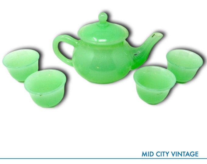Five-piece Natural Green Jade Teapot and Tea Cups Set