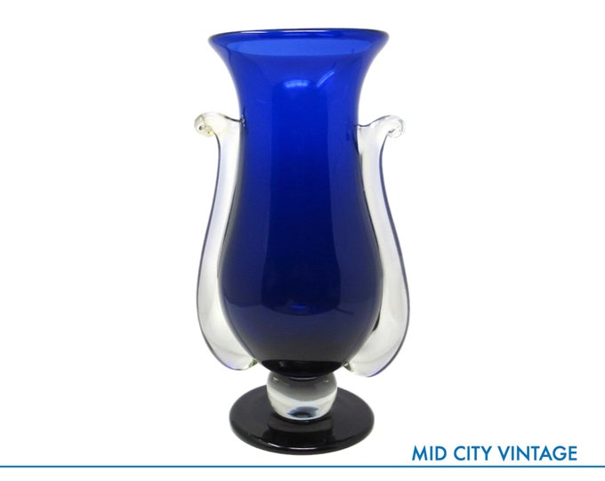 Curated Elegance: Hand-blown Blue Trophy Vase by Steven Correia - Signed and Dated (1990)