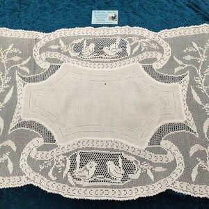 RARE Antique MARY CARD Design Filet Hand Crochet 'Wren & Wattle/Mimosa' Huge Centre/Mat