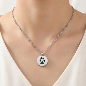 Custom Paw Print Cremation Urn Necklace, Actual Paw Print Necklace, Pet Owner Necklace, Pet Loss Cremation Jewelry, Personalized Dog Urn zdjęcie 4