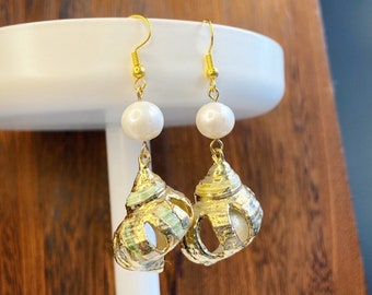 Natural Pearl Conch Shell Earrings