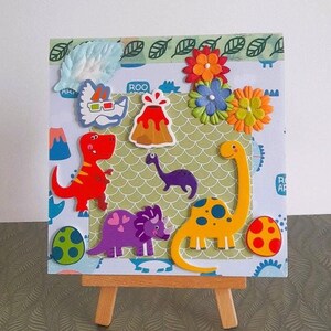 Carte postale dinosaures, carte postale enfant, carte anniversaire enfant, dinosaures, carte postale 3D, volcan, stickers mousse dinosaures.