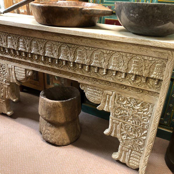 Eye-Catching Hand Carved Spindle Console (w150 cx d39 x h88cm)