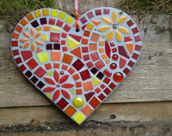 Cuore in mosaico da appoggio, da appoggio, da appendere rosso arancio