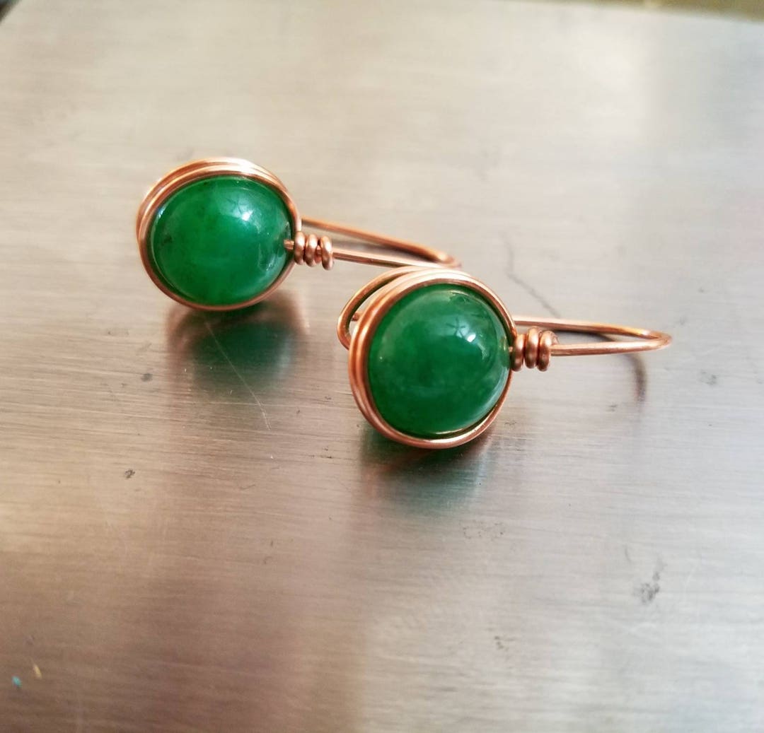 Boucles D'oreilles Clip Goutte En Jade Sculpté Et CZ Vert - Sans Perçage, Style Unique