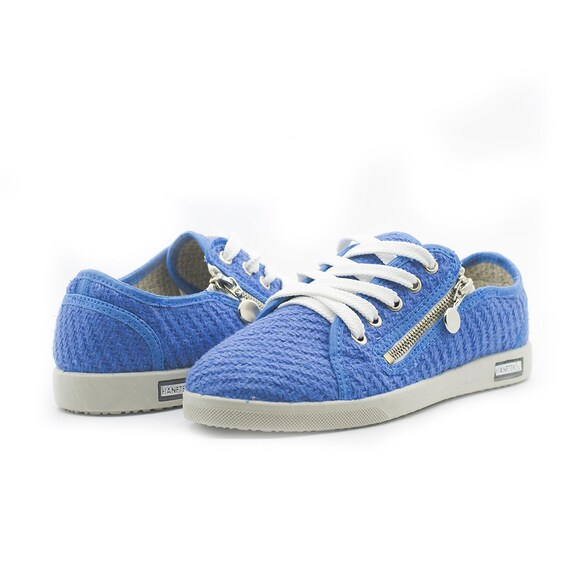 leila hurst vans style 36