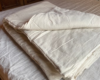 Hemp blanket, hemp filler and natural cotton top