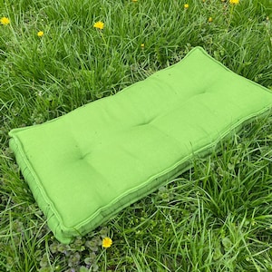 Hemp floor cushion with hemp filler