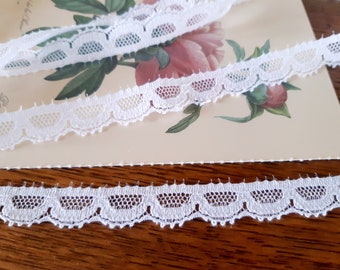 Old Calais lace in white cotton, border lace, Coupon of 2 3 meters x 1 cm creations, sewing