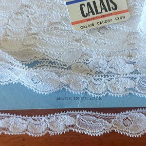 3,50 m weiße elastische Calais-Spitze, Blumenspitze, Satinmaterial, Dessous-Couture-Kreationen