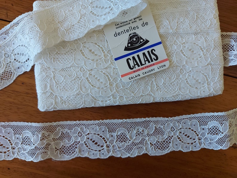 Très belle ancienne Dentelle de Calais blanche qualité Leavers des années 1930 vendue au mètre Dentelles vintage lingerie créations image 1