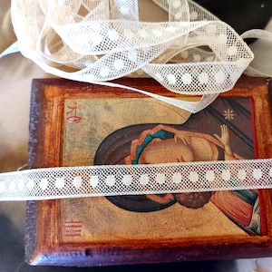 Very fine antique Valenciennes lace in fine ecru cotton thread, entredeux lace, 2 meters x 1 cm piece, sewing creations