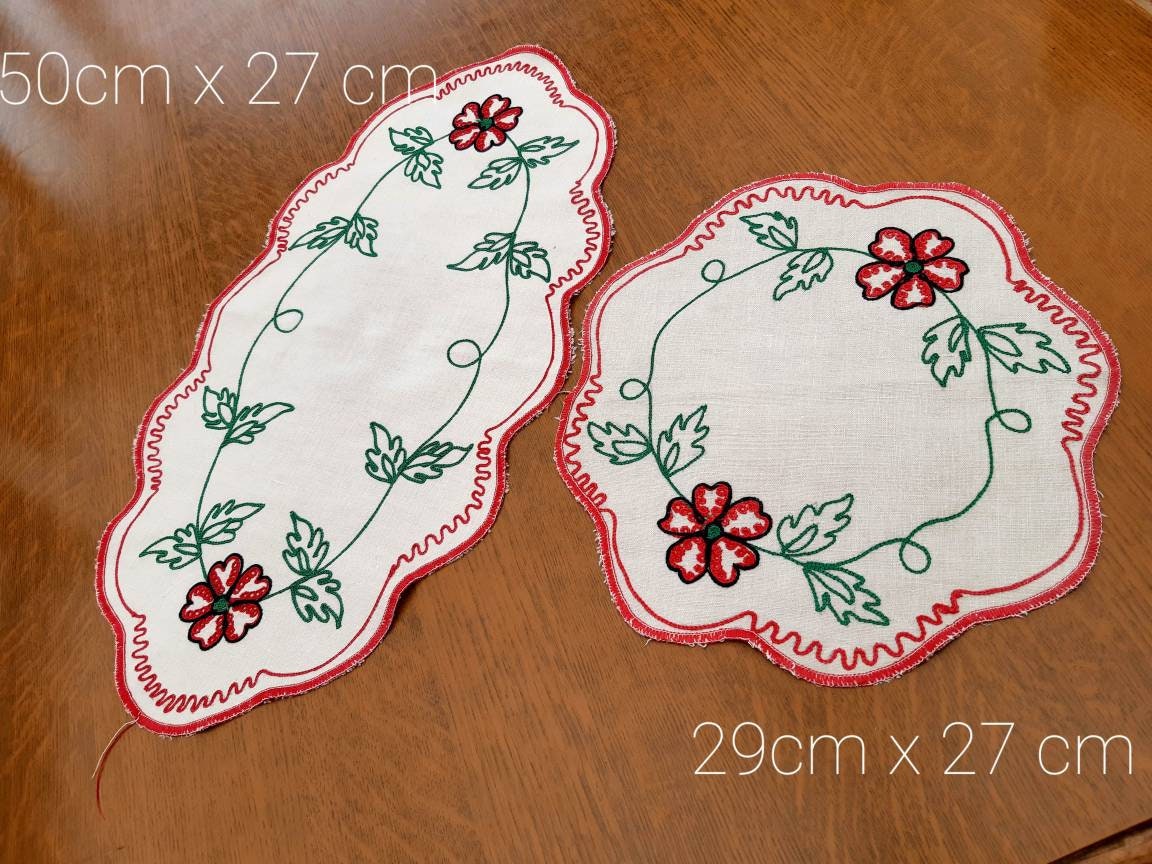 2 Napperons Anciens Brodés 100% Coton en Toile Bise, Broderies Vertes et Rouges, Made in France, Vin