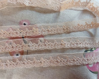 Charming little old Calais lace from the 1950s faded pink