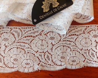 Dentelle Ancienne En Coton Blanc - Motif Fleuri, Bon état Avec Usures D'usage - Origine France