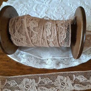 VINTAGE Calais-Spitze "Leavers-Qualität", beige Baumwolle aus den 1955/1960er Jahren in 3 Coupons, insgesamt 2 Meter, Nähen, Dessous