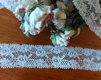 Old Valenciennes type lace in ecru cotton, 2 meters x 24 mm couture, restoration, dolls