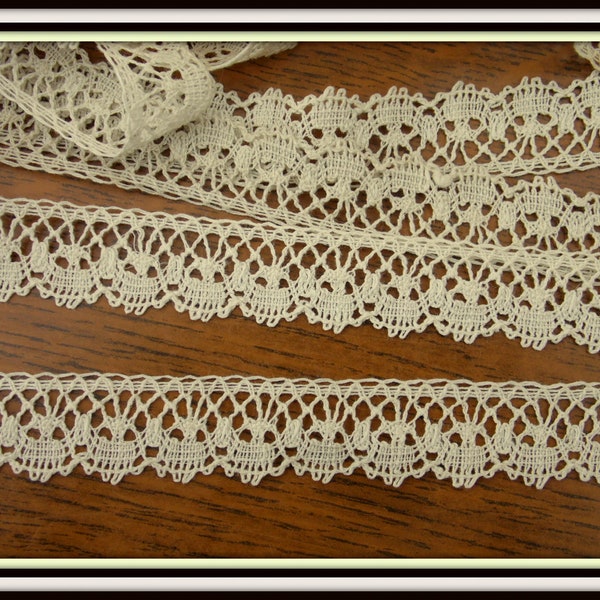 Dentelle ancienne du Puy  aux fuseaux en coton écru 3 mètres  couture, créations, sacs, coussins,dentelle 18 mm