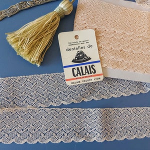 4M90 de Dentelle ancienne de Calais beige , dentelle Vintage en nylon   dentelle de bordure, ruban de dentelle, années 1960