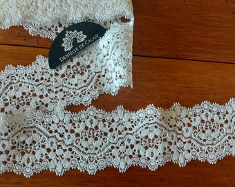 2m50 of beautiful ivory stretch Calais lace, relief patterns, couture lingerie creations